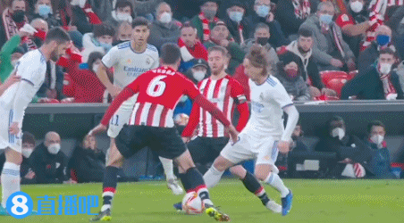 狂轰33+10+10，新星爆发创纪录，他能否拯救球队和主帅？